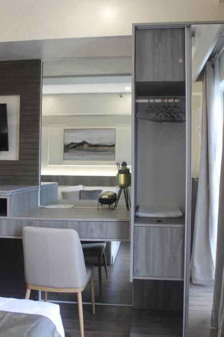 Condo Near Ayala Cebu City W Wifi Balcony المظهر الخارجي الصورة