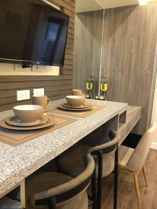 Condo Near Ayala Cebu City W Wifi Balcony المظهر الخارجي الصورة