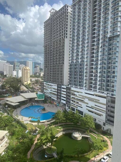 Condo Near Ayala Cebu City W Wifi Balcony المظهر الخارجي الصورة