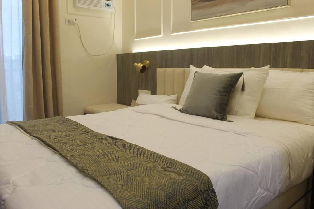 Condo Near Ayala Cebu City W Wifi Balcony المظهر الخارجي الصورة